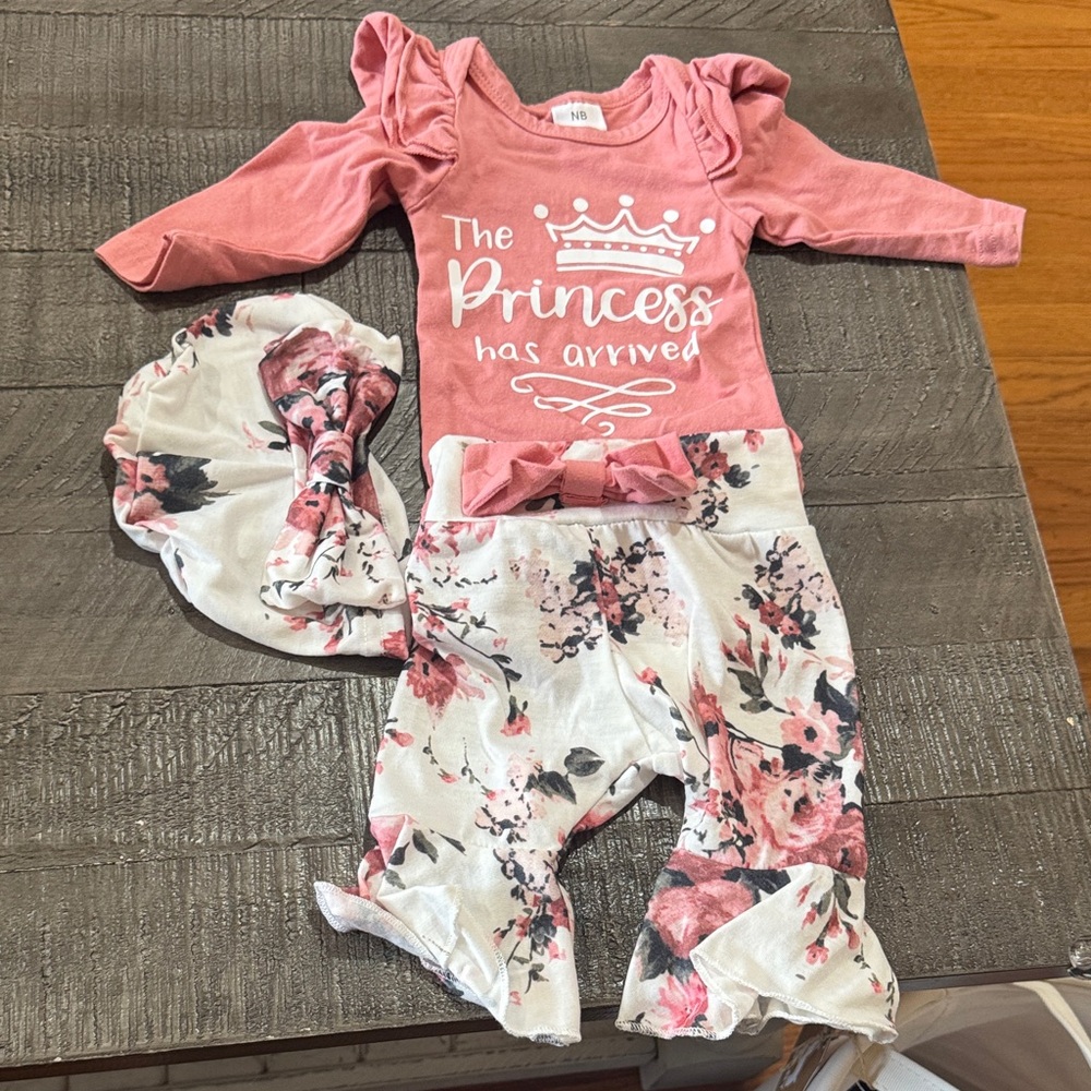 The princess has arrived newborn outfit